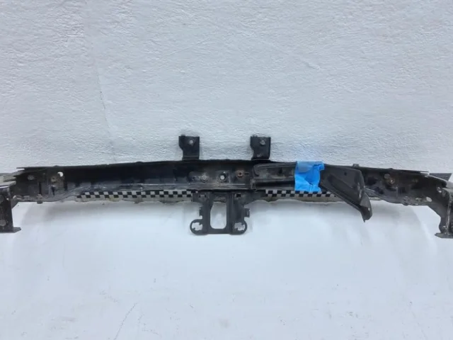 Усилитель переднего бампера для Mitsubishi Pajero Sport KS0W 2016+ на фотографиях