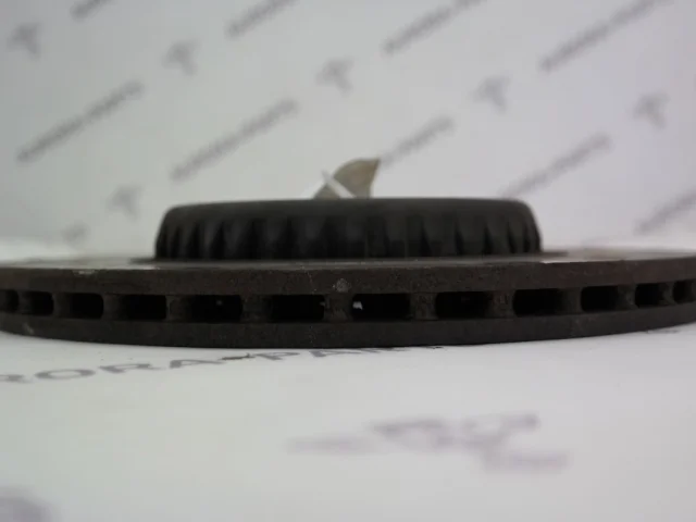 Тормозные колодки задние для Mercedes-Benz E class W213 2016-2023 на фотографиях