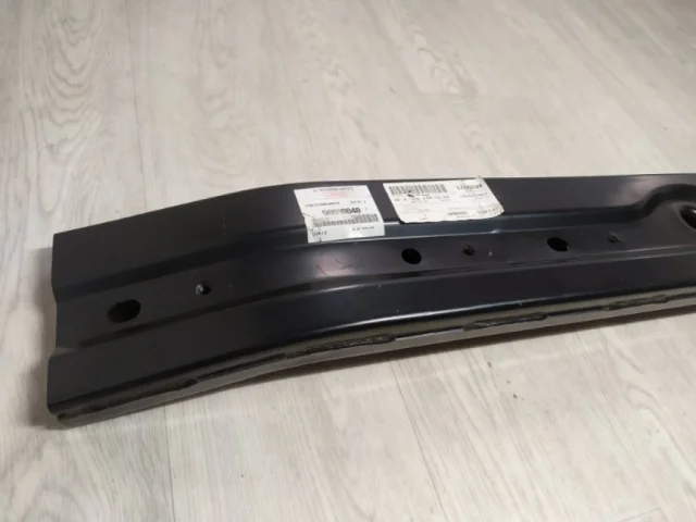 Усилитель переднего бампера для Mitsubishi Pajero Sport KS0W 2016+ на фотографиях