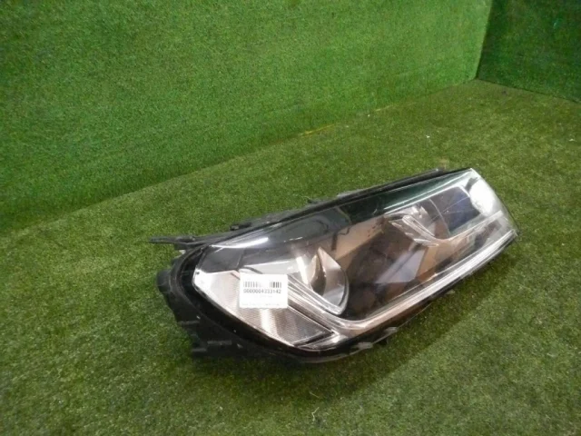 Фара ксенон левая для Volkswagen Touareg II (7P5) Rest 2014-2018 на фотографиях