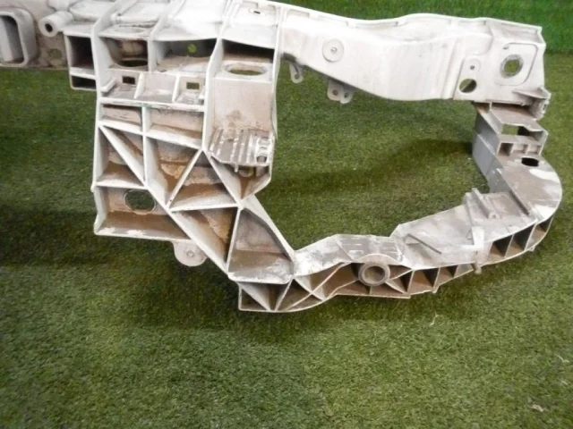 Панель радиатора (телевизор) для Ford Kuga CBS 2013-2016 на фотографиях