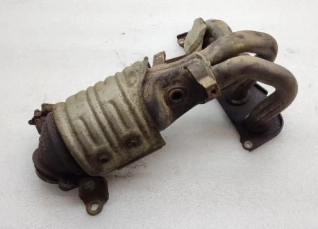 Выпускной коллектор для Toyota RAV4 XA30 2005-2012 на фотографиях