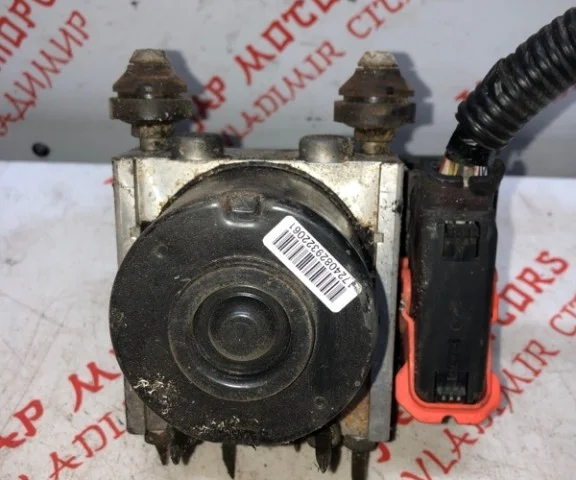 Блок ABS для Suzuki Grand Vitara 1998-2005 на фотографиях