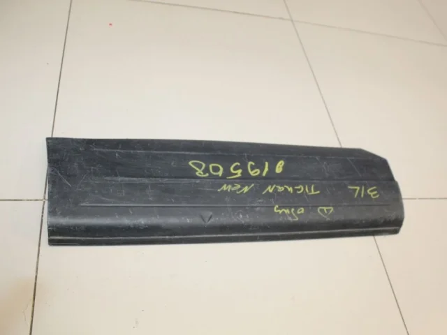 Молдинг двери задний правый для Volkswagen Tiguan I NF 2006-2017 на фотографиях