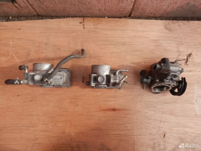 Дроссельная заслонка для Toyota RAV4 XA20 2000-2005 на фотографиях