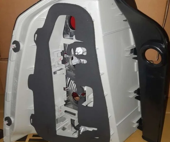 Фара правая для Opel Zafira B 2005-2015 на фотографиях