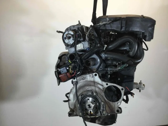 Двигатель без навесного для Volkswagen Polo III Variant (6N) 1997-1999 на фотографиях