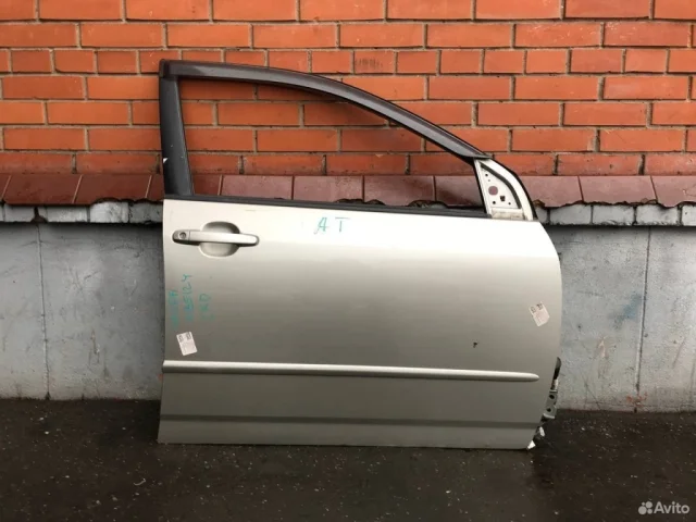 Дверь передняя правая для Toyota Corolla E120/E130 Седан 2000-2007 на фотографиях