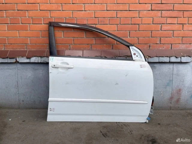 Дверь передняя правая для Toyota Corolla E120/E130 Седан 2000-2007 на фотографиях