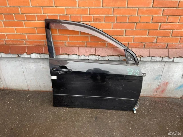 Дверь передняя правая для Toyota Corolla E120/E130 Седан 2000-2007 на фотографиях
