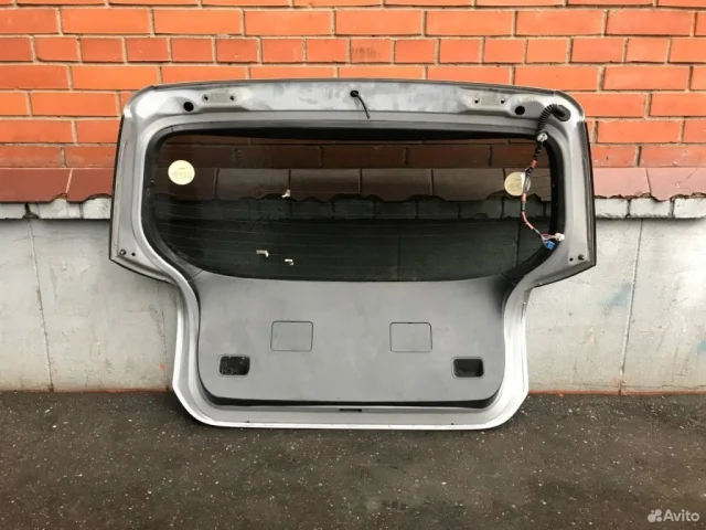 Крышка багажника для Toyota Corolla E120/E130 Хэтчбек 2001-2007 на фотографиях