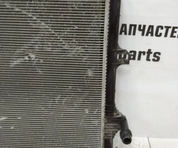 Радиатор охлаждения ДВС для BMW 3er F30 2011-2019 на фотографиях