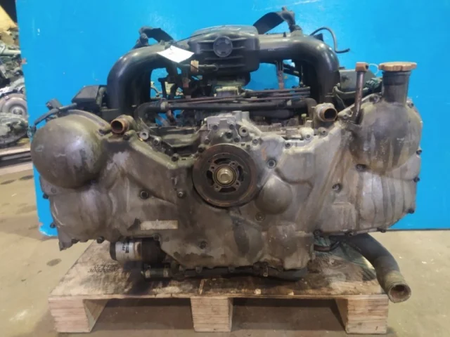 Двигатель без навесного для Subaru Legacy B4 BL 2003-2009 на фотографиях