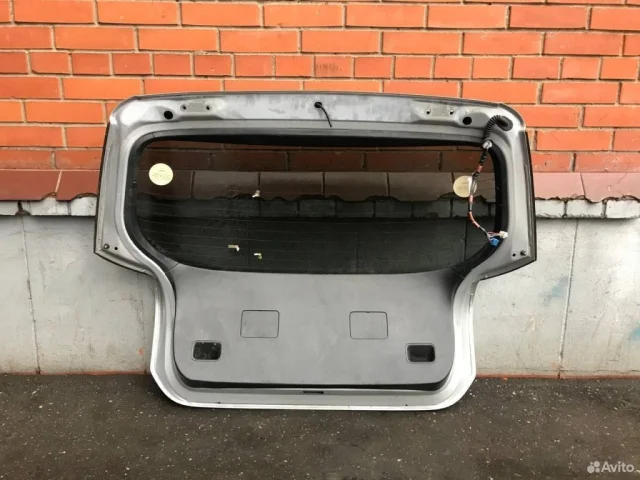 Крышка багажника для Toyota Corolla E120/E130 Хэтчбек 2001-2007 на фотографиях