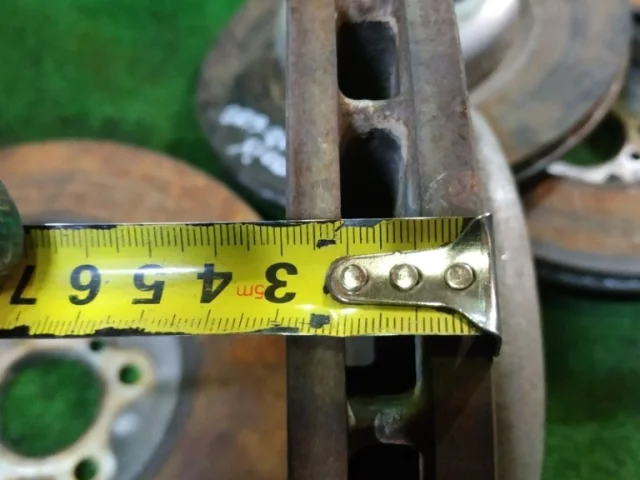 Диски тормозные передние (комплект) для BMW 5er G30 2016-2023 на фотографиях