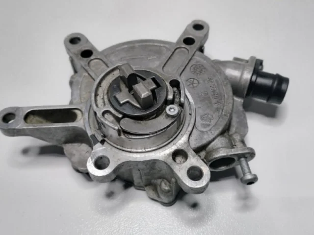 Вакуумный усилитель тормозов для Mercedes-Benz E class W212 2009-2015 на фотографиях