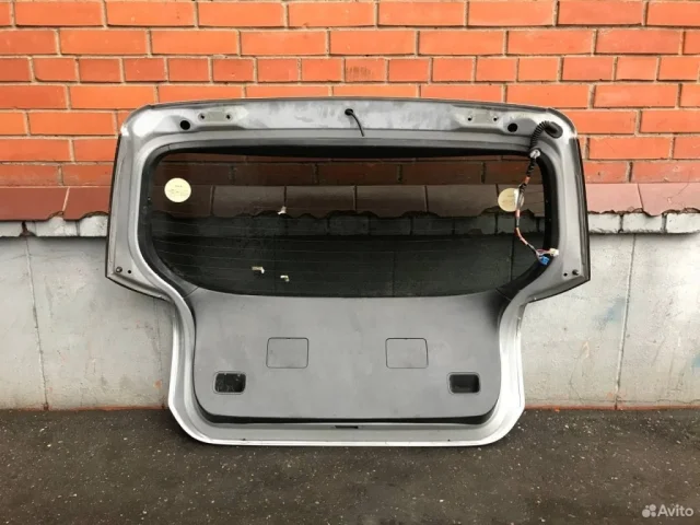 Крышка багажника для Toyota Corolla E120/E130 Хэтчбек 2001-2007 на фотографиях