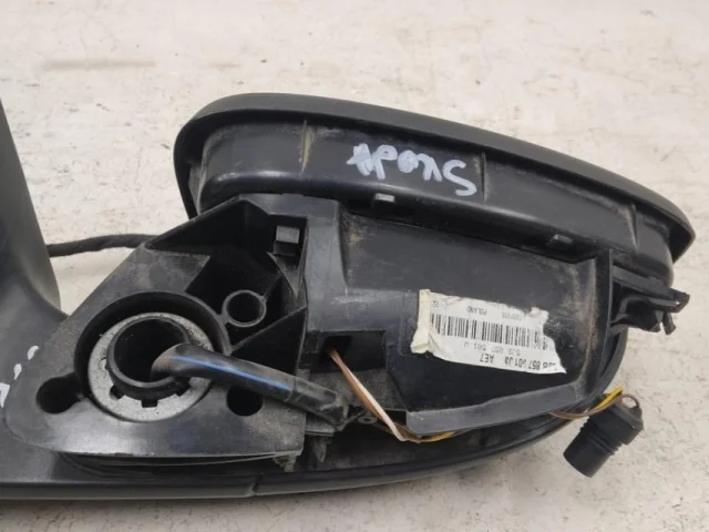 Зеркала для Skoda Rapid II 2020+ на фотографиях