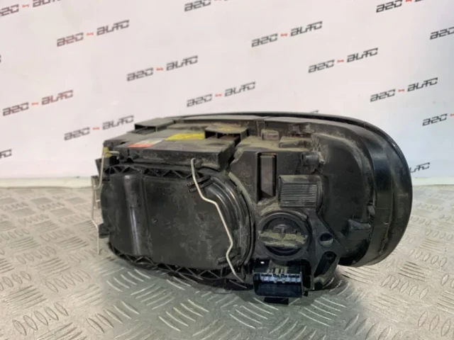 Фара правая для Volvo C30 MK 2006-2013 на фотографиях