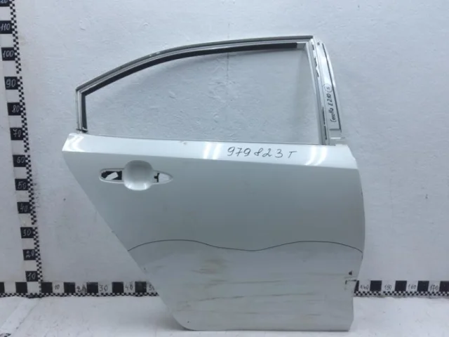 Двери для Toyota Corolla E210 Седан (RU) 2019+ на фотографиях