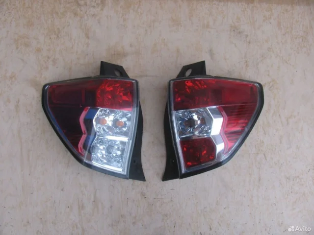 Фонарь правый для Subaru Forester SH 2008-2012 на фотографиях