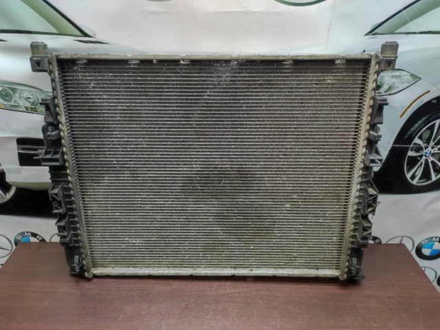 Радиатор охлаждения ДВС для Mercedes-Benz M class W164 2005-2011 на фотографиях