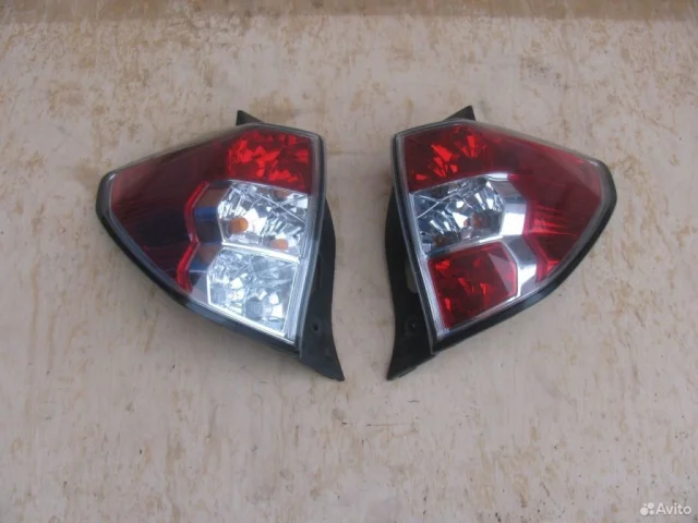 Фонарь правый для Subaru Forester SH 2008-2012 на фотографиях