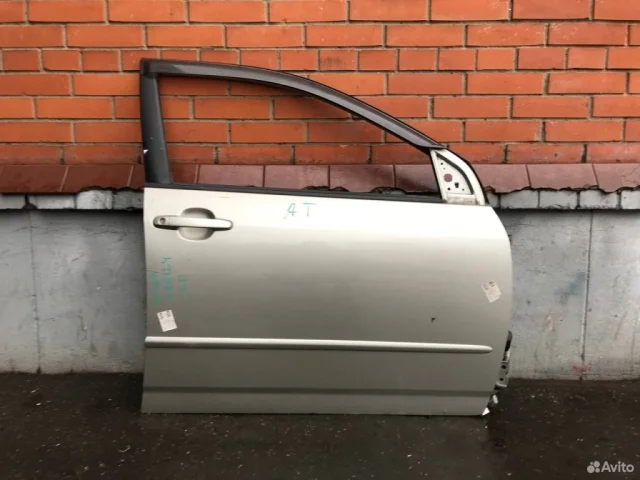 Дверь передняя правая для Toyota Corolla E120/E130 Седан 2000-2007 на фотографиях