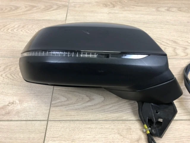 Зеркало боковое правое для Audi Q7 4M 2015+ на фотографиях