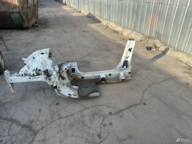 Стойка кузова центральная правая для Hyundai Solaris 1 RB (2011-2013) Хэтчбек на фотографиях