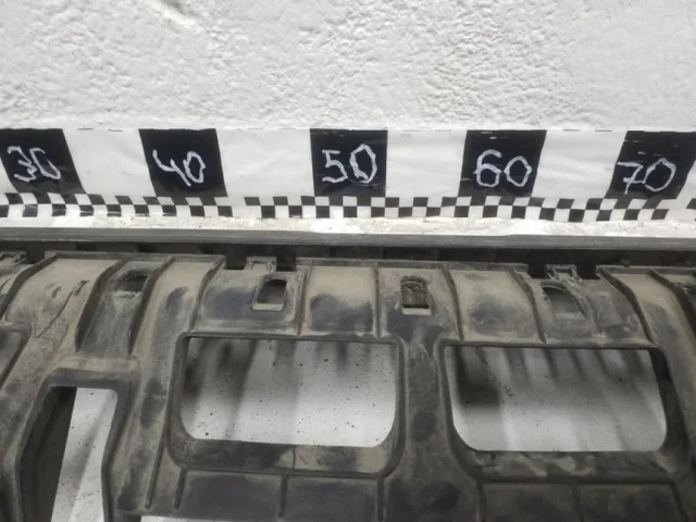 Кожух замка капота для Hyundai Solaris 2 (2017-2022) на фотографиях