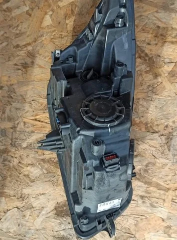 Фары для Opel Insignia Универсал A 2008-2017 на фотографиях