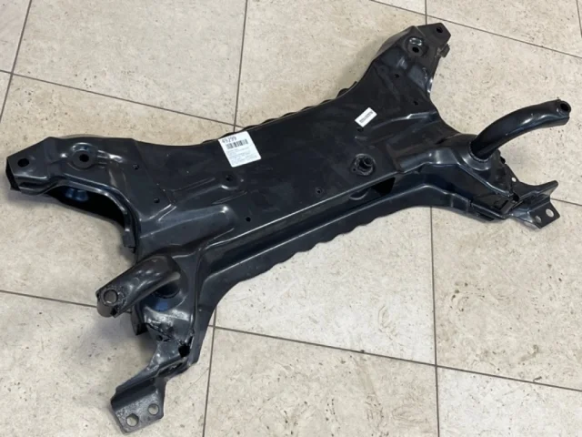 Подрамник двигателя для Mitsubishi Outlander III GF0W 2012-2016 на фотографиях