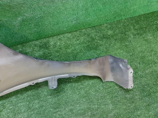 Крылья для Toyota Corolla E170 Седан (EU) 2012-2016 на фотографиях