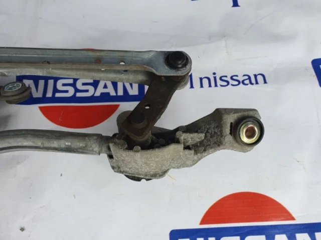 Трапеция стеклоочистителей для Nissan Note E11 2005-2012 на фотографиях