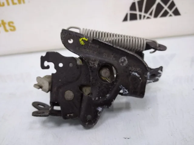 Замок капота для BMW X6 G06 2019+ на фотографиях