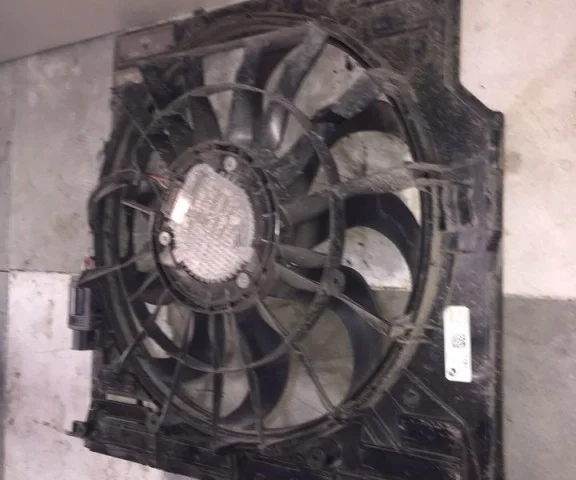 Вентилятор радиатора охлаждения ДВС для BMW X5 G05 2018+ на фотографиях