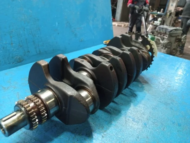 Коленвал для Mitsubishi Outlander III GF0W 2012-2016 на фотографиях