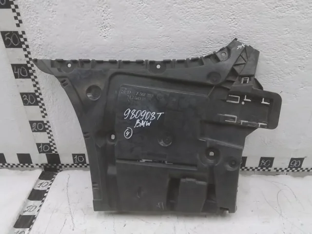 Кронштейн заднего бампера левый для BMW 5er G30 2016-2023 на фотографиях