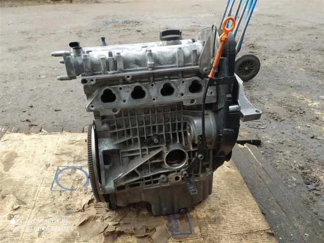 Двигатель без навесного для Volkswagen Polo IV (9N) 2001-2005 на фотографиях