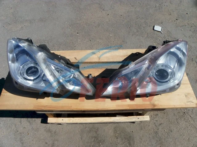 Фара левая для Mercedes-Benz E class C207 2009-2017 на фотографиях