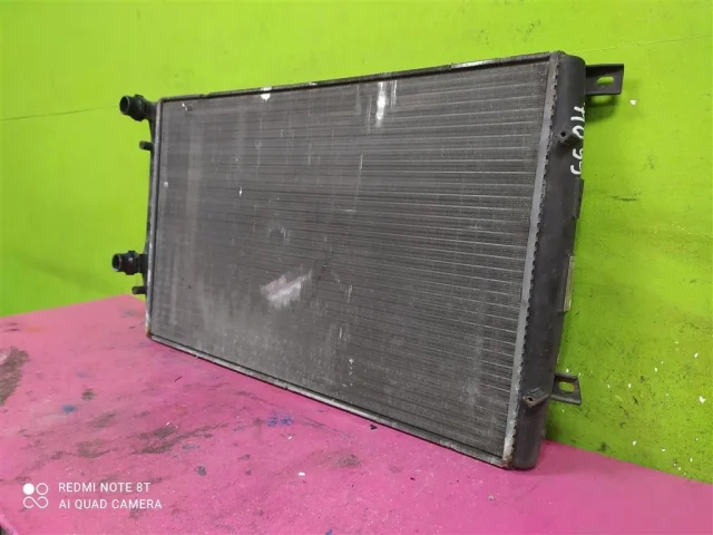 Радиатор охлаждения ДВС для Volkswagen Golf VI (5K) (3dr) 2008-2012 на фотографиях