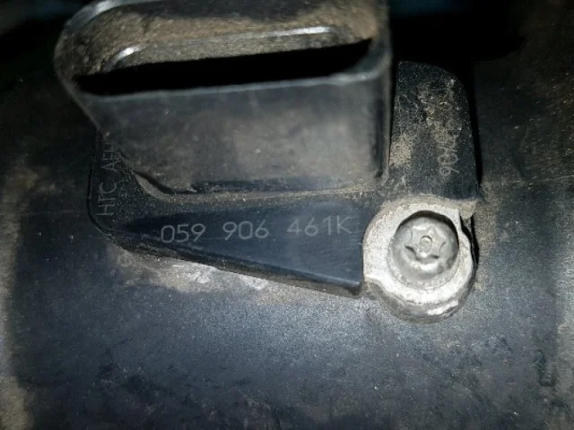 Датчик массового расхода воздуха для Audi Q7 4L 2005-2015 на фотографиях