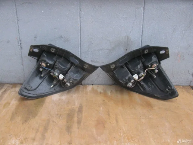 Фонарь правый для Subaru Forester SH 2008-2012 на фотографиях