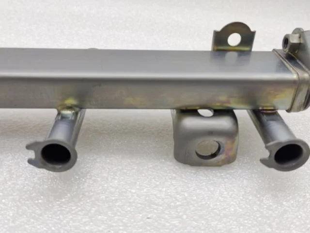 Топливная рампа для Toyota RAV4 XA50 2019+ на фотографиях