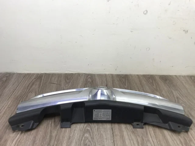 Решетка радиатора для Opel Zafira B 2005-2015 на фотографиях