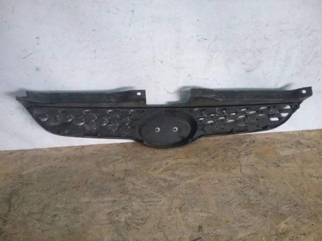 Решетка радиатора для Hyundai Matrix FC 2001-2010 на фотографиях