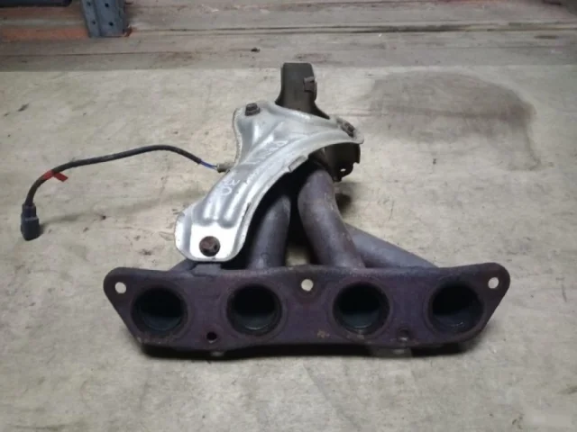 Выпускной коллектор для Toyota RAV4 XA30 2005-2012 на фотографиях