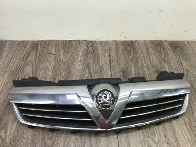 Решетка радиатора для Opel Zafira B 2005-2015 на фотографиях
