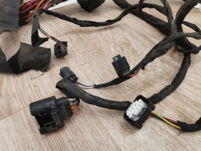 Проводка моторного отсека для Mercedes-Benz GL class X164 2006-2012 на фотографиях